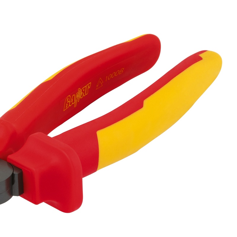 Плоскогубцы Варяг 87023 диэлектрические 1000В, 200 мм